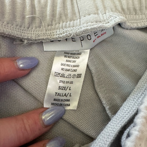 Women's Gray Cropped Zip-Up Hoodie and Jogger Set - Picture 7 of 12